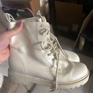 Beige boots